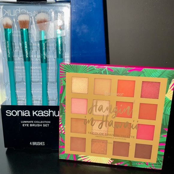 Hangin’ in Hawaii Makeup Bundle - Picture 6 of 13